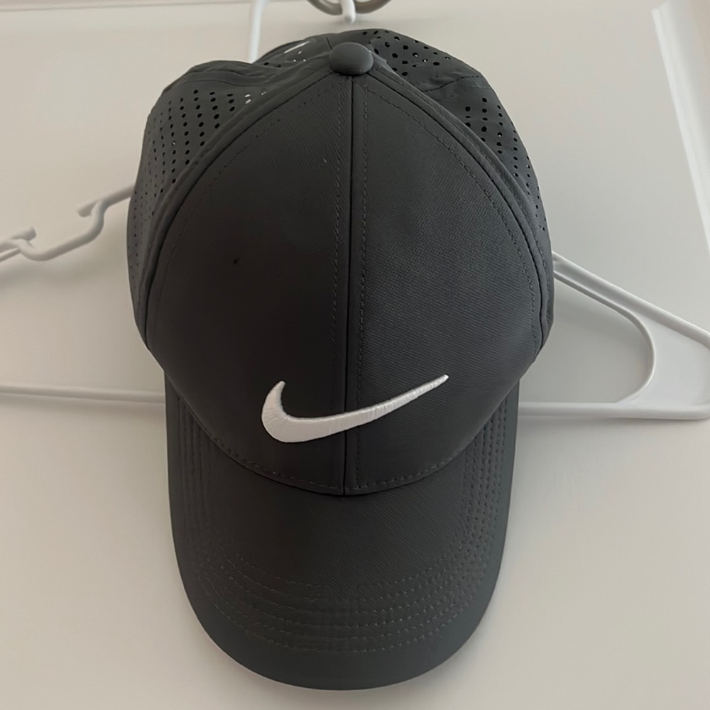 Nike mens golf hat charcoal gray